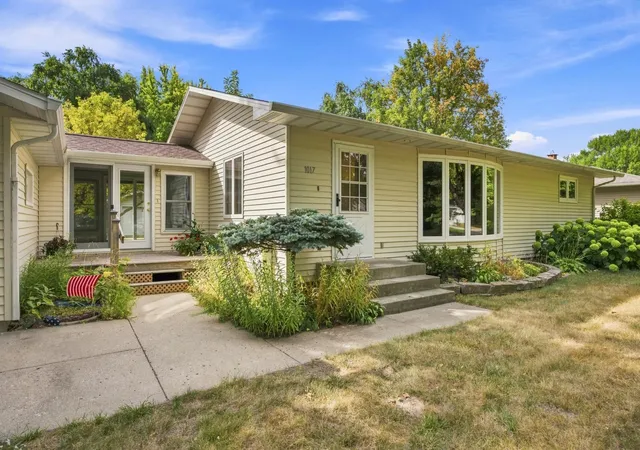 Photo 3 of Sale Pending at 1017 Hartford St, Hawley, MN 56549 | MLS# 7136123 | Listing updated on 2026-09-23