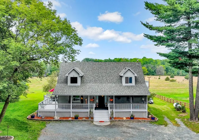 Photo 1 of Single family home for sale at 31650 Ivywood Trl, Stacy, MN 55079 | MLS# 7136133 | Listing updated on 2026-10-23
