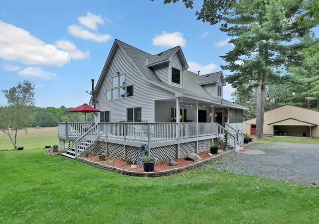 Photo 2 of Single family home for sale at 31650 Ivywood Trl, Stacy, MN 55079 | MLS# 7136133 | Listing updated on 2026-10-23