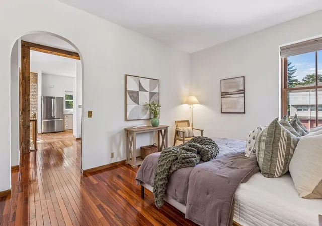 Listing Photo 4 - Condo for sale in building located at 3524 Hennepin Ave, Minneapolis, MN 55408 - Unit #4