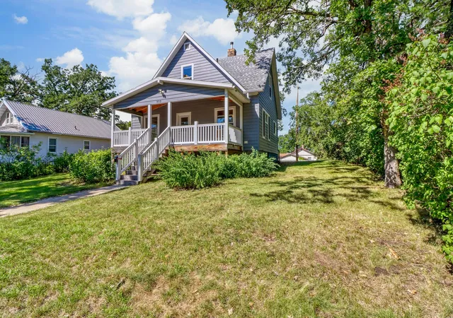 Photo 3 of Single family home for sale at 332 Oak St, Detroit Lakes, MN 56501 | MLS# 7136148 | Listing updated on 2026-09-17