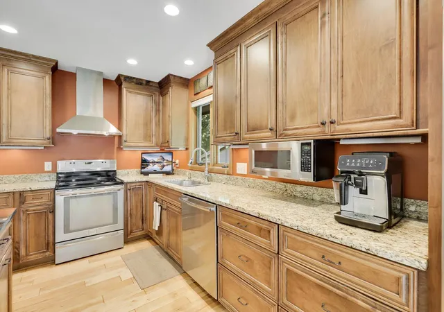 Photo 4 of Sale Pending at 10234 Nottingham Trl, Eden Prairie, MN 55347 | MLS# 7136172 | Listing updated on 2026-09-13