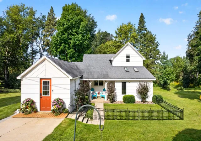 Photo 2 of Sale Pending at 10418 County Rd 26 Sw, Byron, MN 55920 | MLS# 7136176 | Listing updated on 2026-09-21