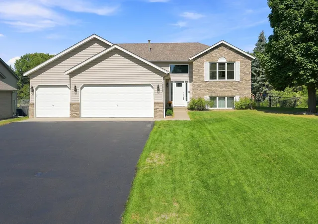 Photo 1 of Sale Pending at 19068 Enchanted Way, Farmington, MN 55024 | MLS# 7136198 | Listing updated on 2026-10-02