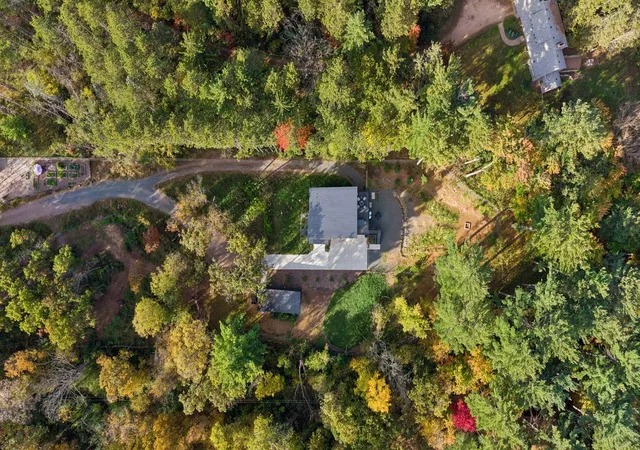 Photo 4 of Single family home for sale at 18247 Saint Croix Trl N, Marine On Saint Croix, MN 55047 | MLS# 7136203 | Listing updated on 2026-10-22