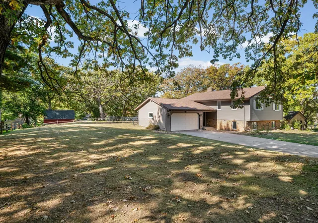 Photo 3 of Single family home for sale at 2625 Seans Way, Saint Paul, MN 55109 | MLS# 7136206 | Listing updated on 2026-10-20