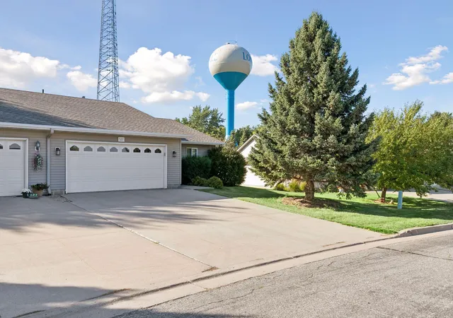 Photo 1 of Single family home for sale at 527 4th Circle Dr Se, Lonsdale, MN 55046 | MLS# 7136217 | Listing updated on 2026-09-04
