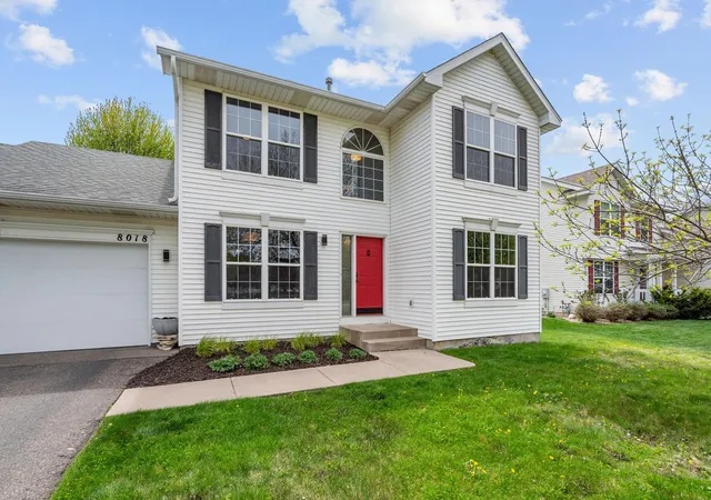 Photo 3 of Single family home for sale at 8018 Greenbriar Ln, Saint Paul, MN 55125 | MLS# 7136227 | Listing updated on 2026-09-05