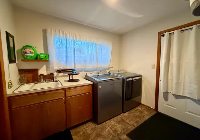 Photo 3 of Single family home for sale at 1018 N Elm St, Luverne, MN 56156 | MLS# 7136233 | Listing updated on 2026-10-10