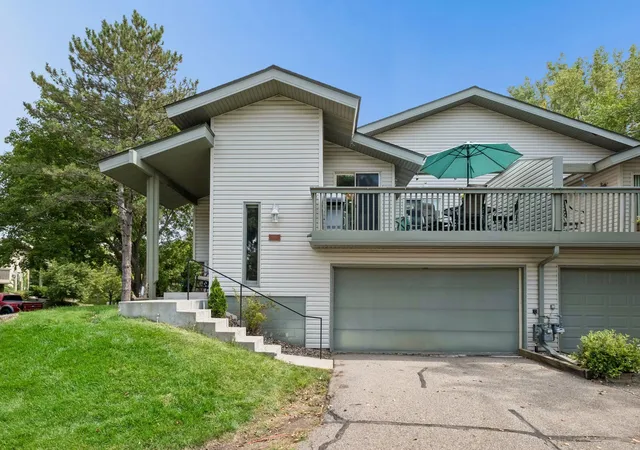 Photo 2 of Single family home for sale at 9535 Hartford Cir, Eden Prairie, MN 55347 | MLS# 7136235 | Listing updated on 2026-10-08
