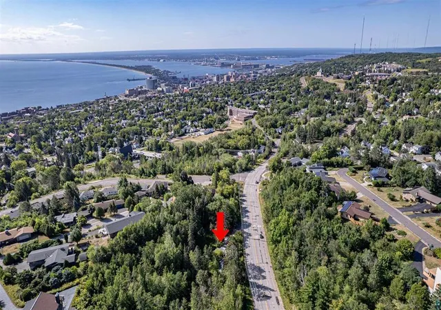 Photo 3 of Single family home for sale at 506 Kenwood Ave, Duluth, MN 55811 | MLS# 7136237 | Listing updated on 2026-10-05
