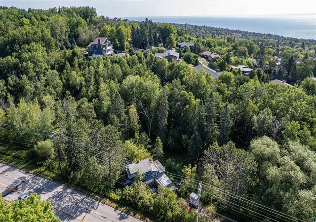 Photo 4 of Single family home for sale at 506 Kenwood Ave, Duluth, MN 55811 | MLS# 7136237 | Listing updated on 2026-10-05
