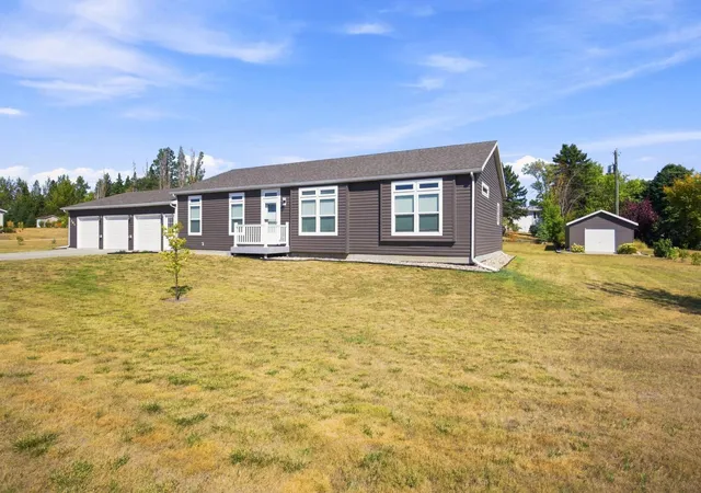 Photo 2 of Single family home for sale at 303 Morrow Dr, Enderlin, ND 58027 | MLS# 7136246 | Listing updated on 2026-10-01
