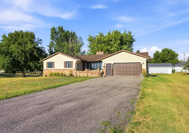 Photo 2 of Single family home for sale at 6205 Oakport St N, Moorhead, MN 56560 | MLS# 7136272 | Listing updated on 2026-10-07