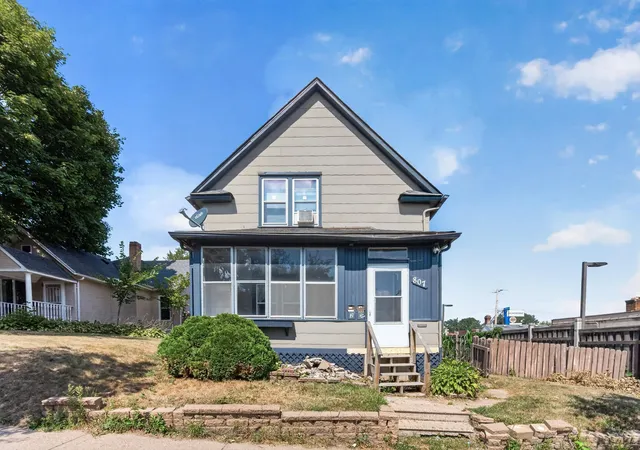 Photo 1 of House for sale at 807 Case Ave, Saint Paul, MN 55106 | MLS# 7136293 | Listing updated on 2026-09-02