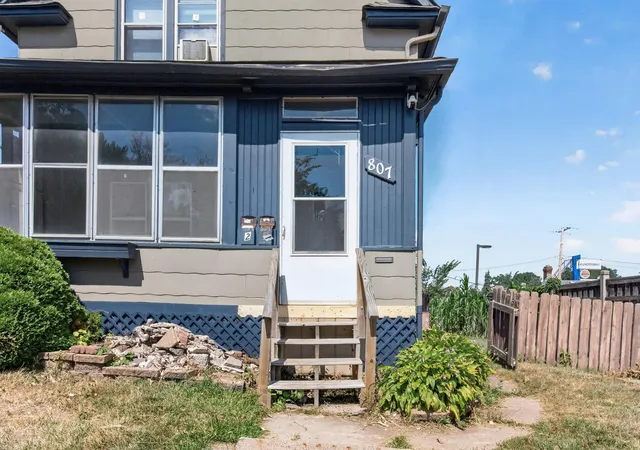 Photo 2 of House for sale at 807 Case Ave, Saint Paul, MN 55106 | MLS# 7136293 | Listing updated on 2026-09-02
