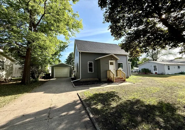 Photo 1 of Single family home for sale at 510 E Plum St, Redwood Falls, MN 56283 | MLS# 7136305 | Listing updated on 2026-09-13