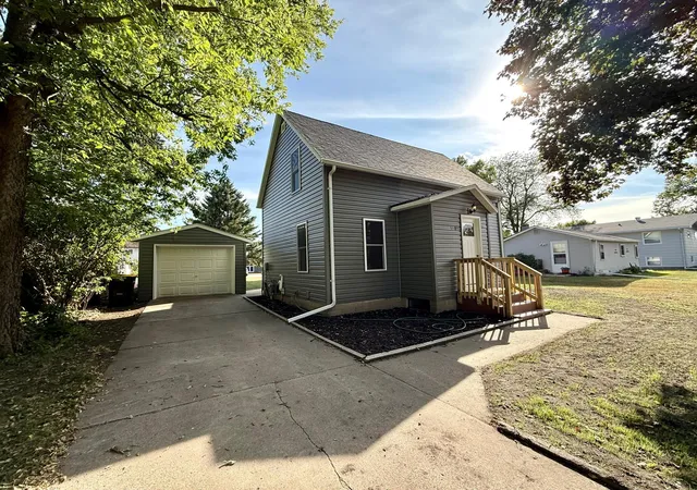 Photo 32 of Single family home for sale at 510 E Plum St, Redwood Falls, MN 56283 | MLS# 7136305 | Listing updated on 2026-09-13