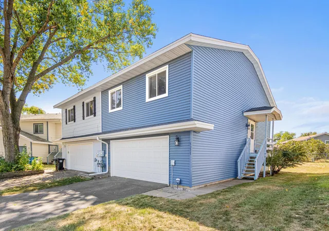 Photo 2 of Townhouse for sale at 5235 Unity Ct, Minneapolis, MN 55429 | MLS# 7136340 | Listing updated on 2026-09-05