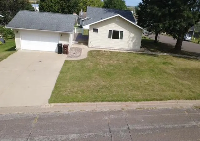 Photo 1 of Single family home for sale at 101 N Robert St, Mabel, MN 55954 | MLS# 7136352 | Listing updated on 2026-09-04