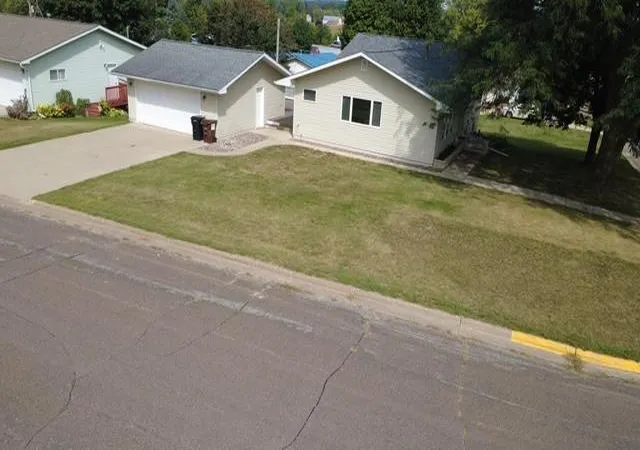 Photo 2 of Single family home for sale at 101 N Robert St, Mabel, MN 55954 | MLS# 7136352 | Listing updated on 2026-09-04
