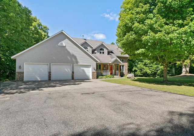 Photo 1 of Single family home for sale at 335 Desoto Ave Sw, Buffalo, MN 55313 | MLS# 7136368 | Listing updated on 2026-09-16