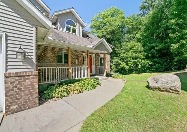 Photo 2 of Single family home for sale at 335 Desoto Ave Sw, Buffalo, MN 55313 | MLS# 7136368 | Listing updated on 2026-09-14
