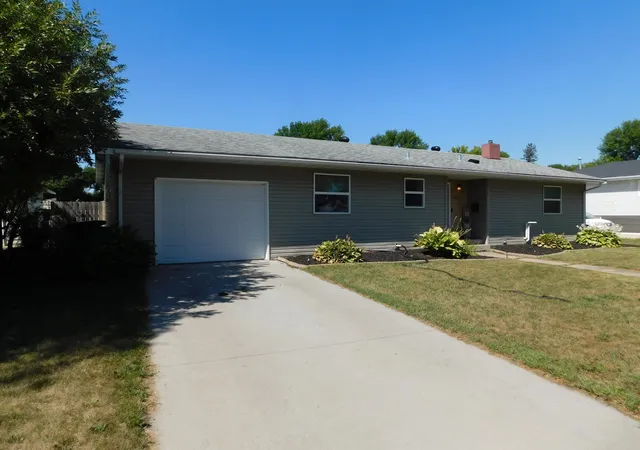 Photo 3 of Single family home for sale at 1017 17th Street N, Moorhead, MN 56560 | MLS# 7136390 | Listing updated on 2026-09-03