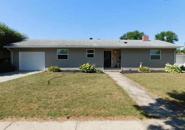 Photo 4 of Single family home for sale at 1017 17th Street N, Moorhead, MN 56560 | MLS# 7136390 | Listing updated on 2026-09-03