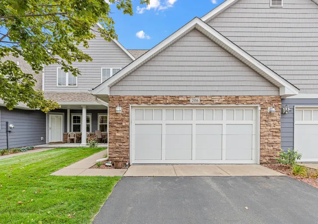 Photo 2 of Single family home for sale at 206 Alberta Ln, Saint Paul, MN 55117 | MLS# 7136397 | Listing updated on 2026-10-06