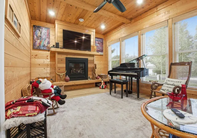 Photo 3 of Single family home for sale at 13392 County Rd 4 NE, Spicer, MN 56288 | MLS# 7136404 | Listing updated on 2026-10-05