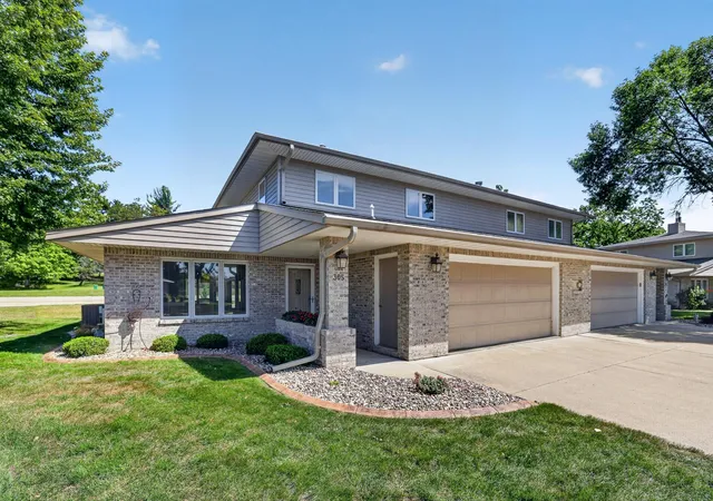 Photo 2 of Single family home for sale at 305 Salem Point Dr Sw, Rochester, MN 55902 | MLS# 7136409 | Listing updated on 2026-10-08