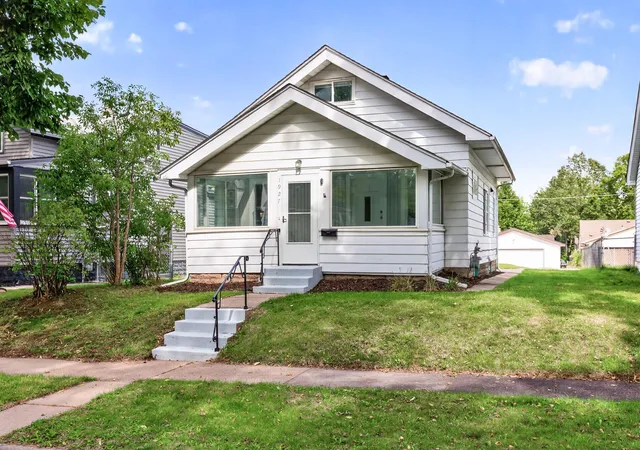 Photo 1 of Single family home for sale at 1927 Sherwood Ave, Saint Paul, MN 55119 | MLS# 7136410 | Listing updated on 2026-10-06