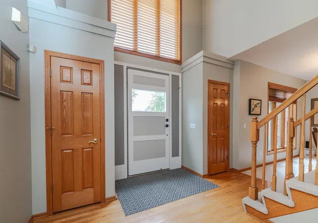 Photo 4 of Single family home for sale at 8348 Foxberry Dr, Savage, MN 55378 | MLS# 7136422 | Listing updated on 2026-10-09