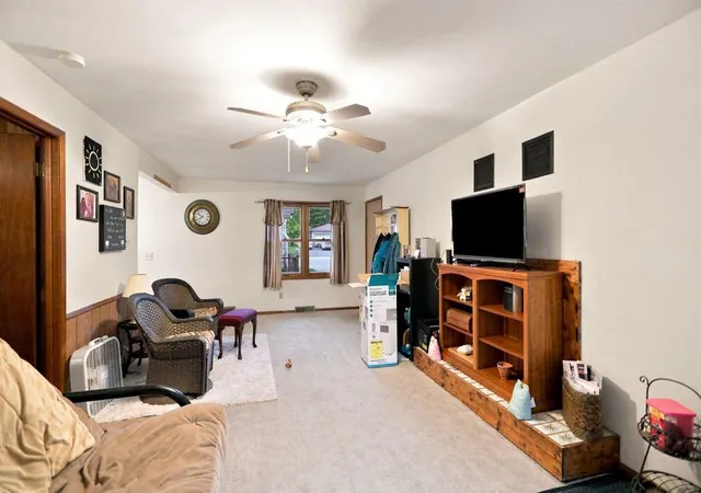 Photo 3 of Single family home for sale at 417 7th Avenue SW, Waseca, MN 56093 | MLS# 7136434 | Listing updated on 2026-09-19