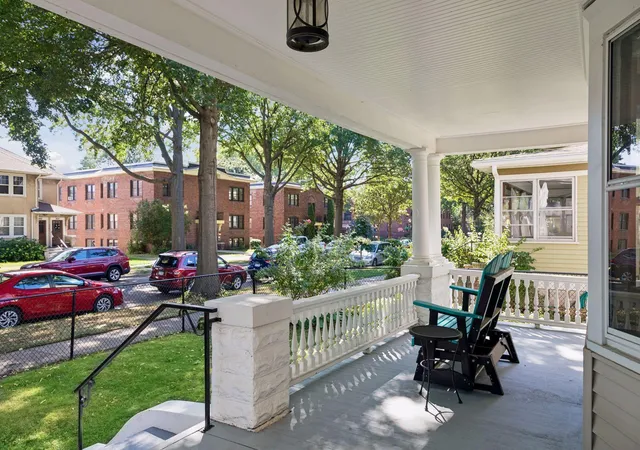 Photo 3 of Single family home for sale at 899 Ashland Ave, Saint Paul, MN 55104 | MLS# 7136464 | Listing updated on 2026-10-08