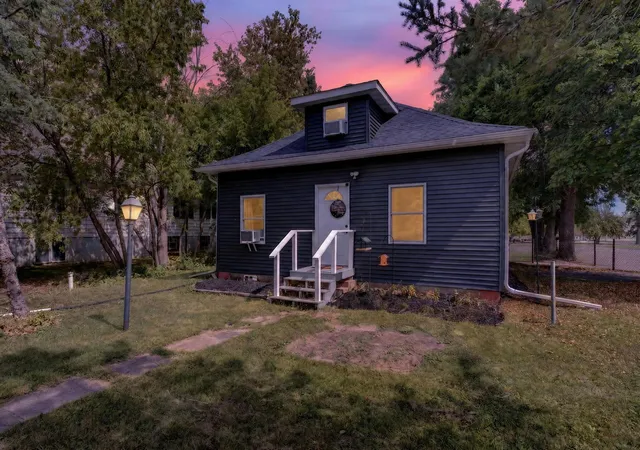 Photo 1 of Single family home for sale at 400 Oak St, Grasston, MN 55030 | MLS# 7136467 | Listing updated on 2026-09-14