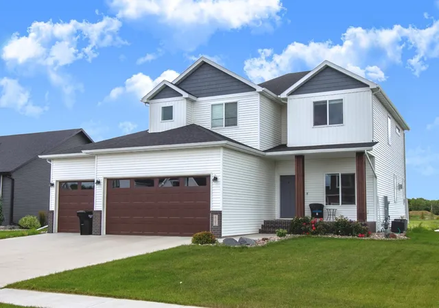 Photo 2 of Sale Pending at 6707 54th Avenue S, Fargo, ND 58104 | MLS# 7136468 | Listing updated on 2026-09-23