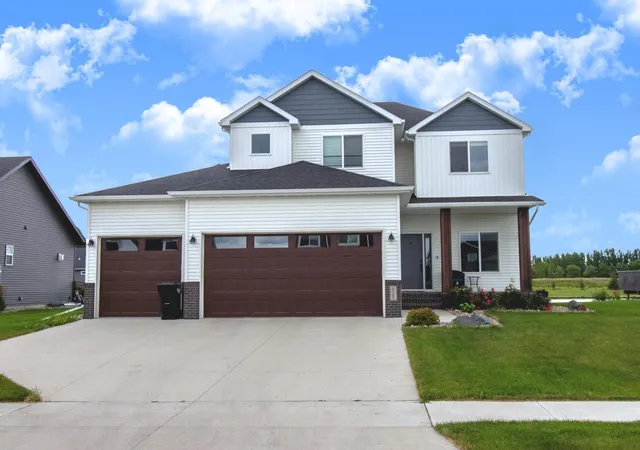 Photo 3 of Sale Pending at 6707 54th Avenue S, Fargo, ND 58104 | MLS# 7136468 | Listing updated on 2026-09-23