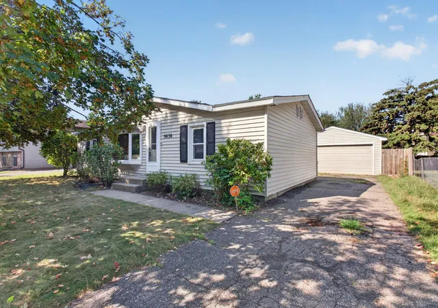 Photo 2 of Single family home for sale at 9636 Heath Ave S, Cottage Grove, MN 55016 | MLS# 7136485 | Listing updated on 2026-09-23