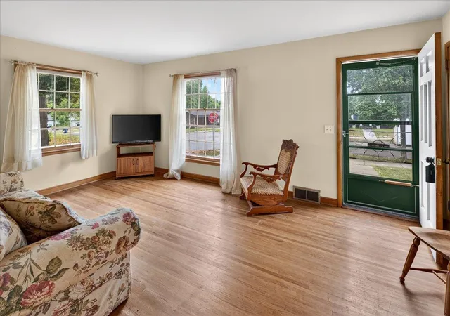 Photo 1 of Single family home for sale at 5900 Thomas Ave S, Minneapolis, MN 55410 | MLS# 7136494 | Listing updated on 2026-09-12