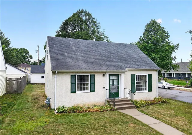Photo 2 of Single family home for sale at 5900 Thomas Ave S, Minneapolis, MN 55410 | MLS# 7136494 | Listing updated on 2026-09-12