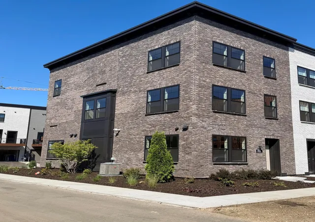 Photo 2 of Single family home for sale at 851 Sweetwater Dr, Saint Paul, MN 55116 | MLS# 7136530 | Listing updated on 2026-09-02
