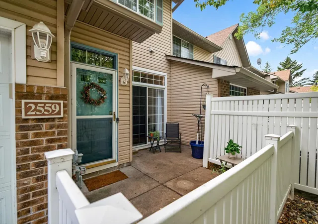 Photo 2 of Single family home for sale at 2559 Mallard Dr, Saint Paul, MN 55125 | MLS# 7136542 | Listing updated on 2026-09-26