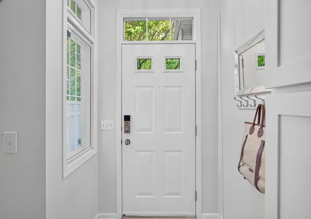 Photo 4 of Single family home for sale at 2559 Mallard Dr, Saint Paul, MN 55125 | MLS# 7136542 | Listing updated on 2026-09-26