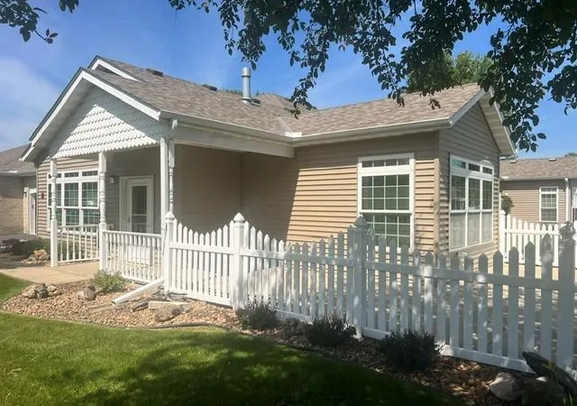 Photo 2 of Single family home for sale at 1905 Burr Oak Dr #B, Austin, MN 55912 | MLS# 7136543 | Listing updated on 2026-09-02