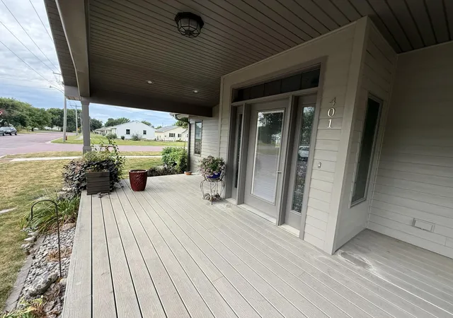 Photo 3 of Sale Pending at 401 Pleasant St, Lakefield, MN 56150 | MLS# 7136549 | Listing updated on 2026-09-08