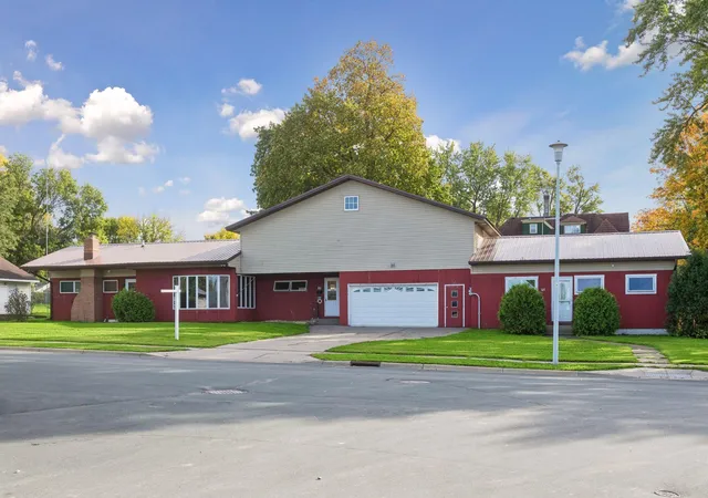 Photo 1 of Single family home for sale at 212 2nd Street SW, New Prague, MN 56071 | MLS# 7136574 | Listing updated on 2026-10-05