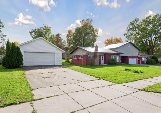 Photo 2 of Single family home for sale at 212 2nd Street SW, New Prague, MN 56071 | MLS# 7136574 | Listing updated on 2026-10-05