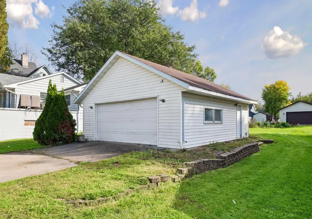 Photo 3 of Single family home for sale at 212 2nd Street SW, New Prague, MN 56071 | MLS# 7136574 | Listing updated on 2026-10-05